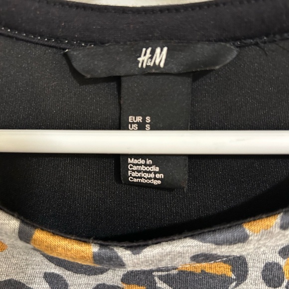 H&M Patterned Top - Picture 2 of 2